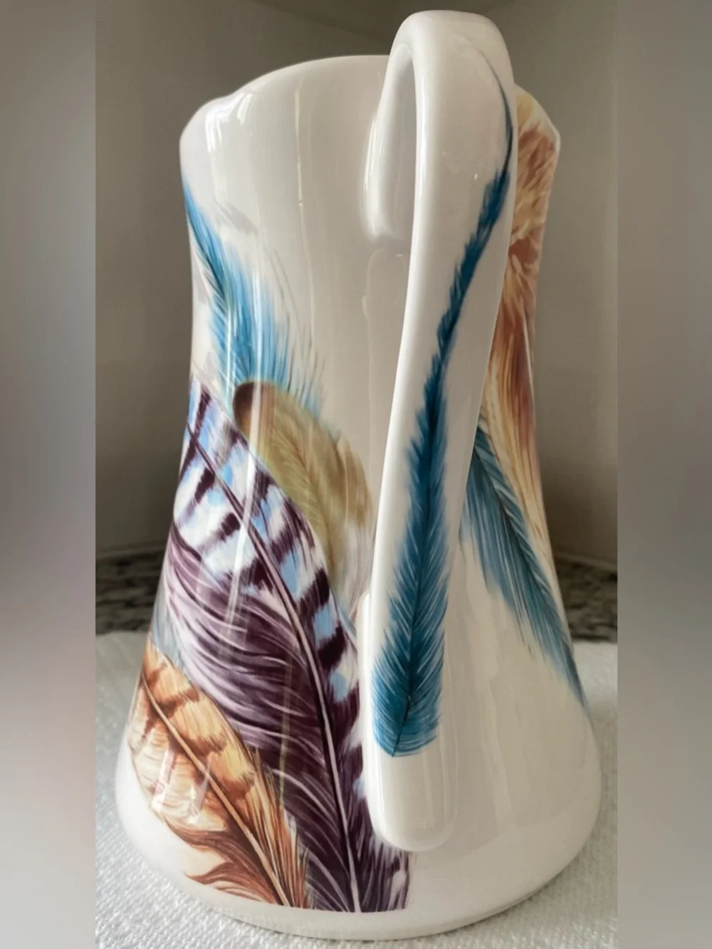 •NWOT•Pier 1 Imports Ironstone ‘FEATHER’ Large Ceramic Handled Water Pitcher